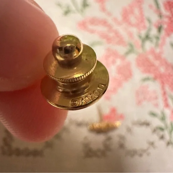 Vintage Avon Crown Rhinestone Gold-Tone Lapel Pin / Tie Tack - Picture 4 of 6